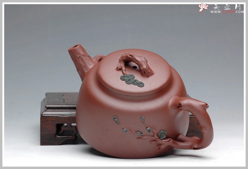紫砂壶图片：实用把玩佳品    松梅情深 - 美壶网