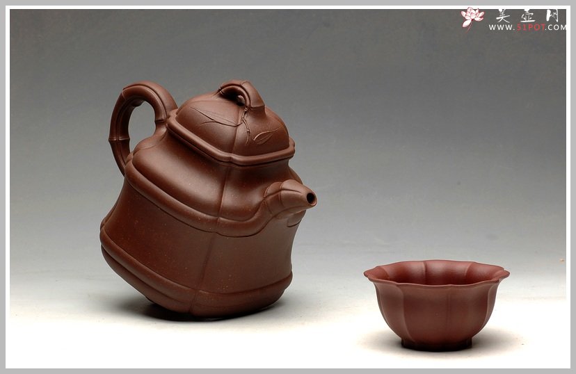 紫砂壶图片：融合方器、花货、筋囊融为一体  四方竹段 - 美壶网