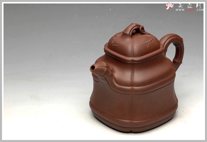 紫砂壶图片：融合方器、花货、筋囊融为一体  四方竹段 - 美壶网