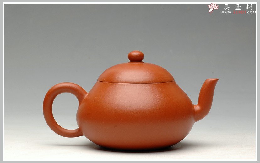 紫砂壶图片：古拙之味  全手朱泥梨形  手中无梨式，难以言茗事 - 美壶网