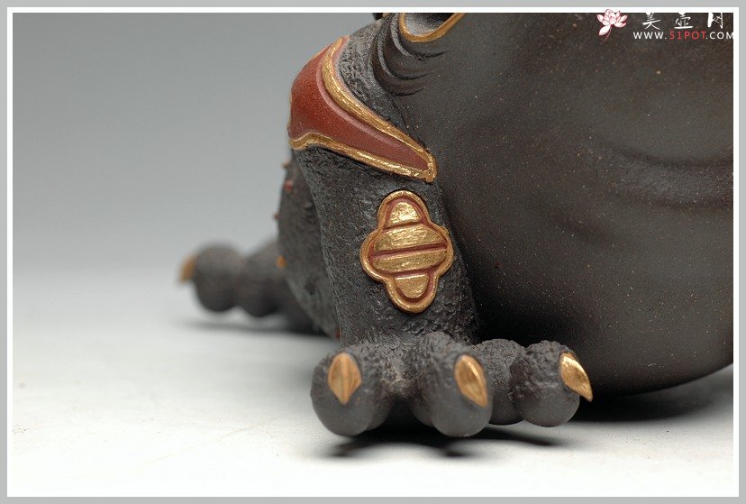 紫砂壶图片：金蟾之王 24纯金 霸气 精品雕塑 做工精细 - 美壶网