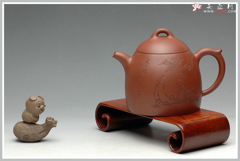 紫砂壶图片：刻绘漂亮 实用佳品 优质清水泥 顾式秦权 - 美壶网