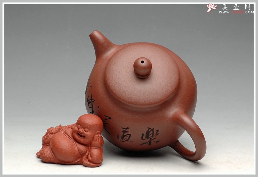 紫砂壶图片：鲍志强爱徒厉上清刻绘 浑圆六方 - 美壶网