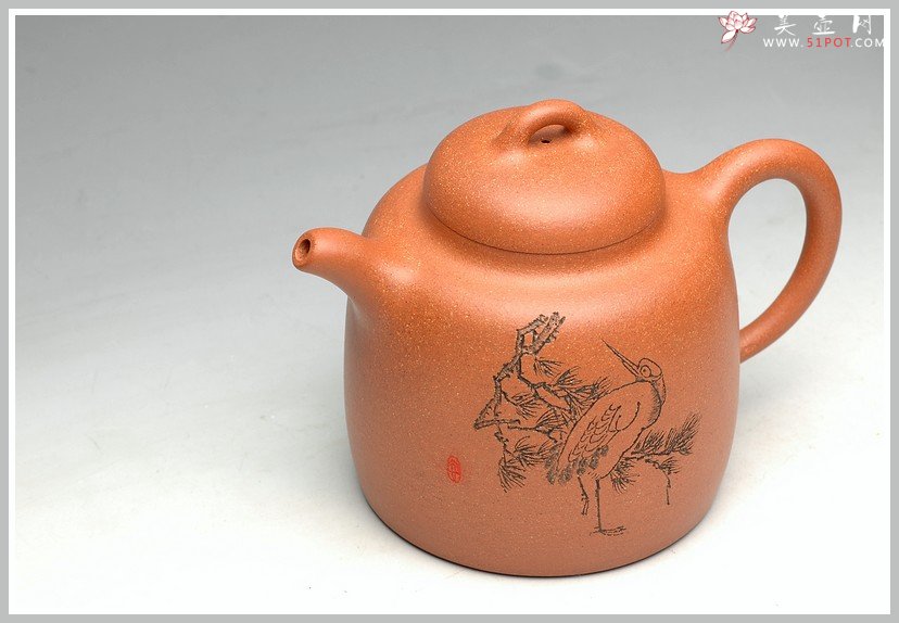 紫砂壶图片：松龄长岁月 鹤语记春秋 优质烁金降坡泥 全手代表作高士壶 张听刚老师装饰 - 美壶网