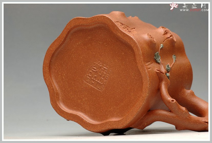 紫砂壶图片：全手梅花单杯  青梅绽放 降坡泥展现 - 美壶网