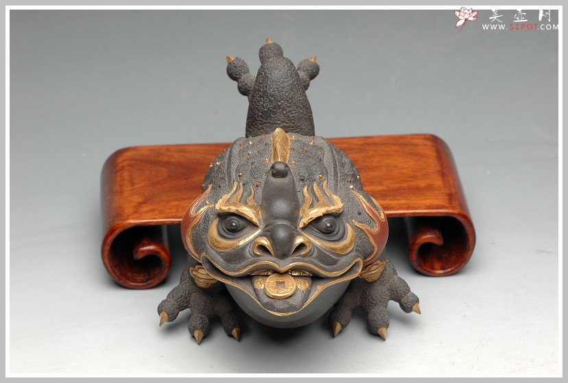 紫砂壶图片：金蟾之王 24纯金 霸气 精品雕塑 做工精细 - 美壶网