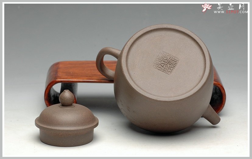 紫砂壶图片：轻巧实用 炮管杀茶 墨陶装饰鸳鸯  全手高德中 - 美壶网