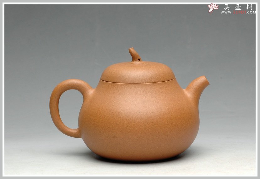 紫砂壶图片：辛卯年力作 国助和石刻绘 段泥全手一捺底玉成窑石匏 饱满可爱 - 美壶网