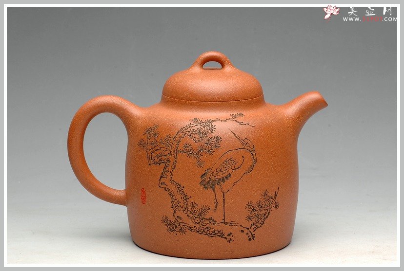 紫砂壶图片：饱满厚重 高古聚德 优质烁金降坡泥 全手代表作高士壶 张听刚老师装饰 - 美壶网