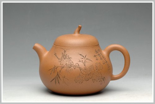 万阗阗紫砂壶 辛卯年力作 国助和石刻绘 段泥全手一捺底玉成窑石匏 饱满可爱 原矿段泥