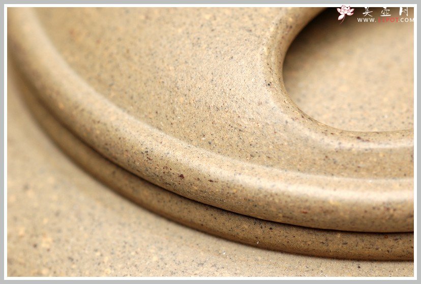 紫砂壶图片：大气 优质本山绿泥 养欲如润玉 全手牛盖莲子 - 美壶网