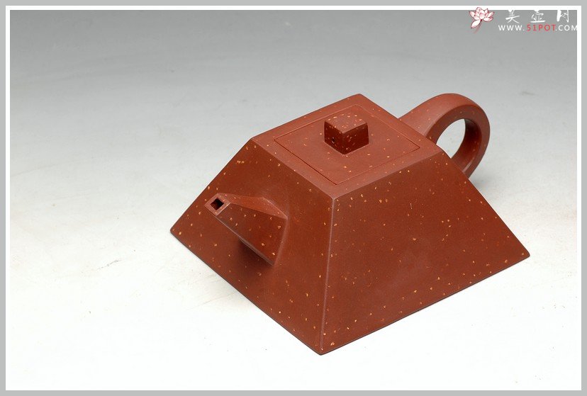 紫砂壶图片：精神 养欲迷人  全手斗方 升方 - 美壶网