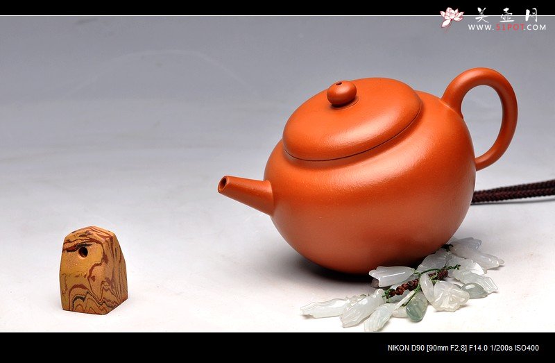 紫砂壶图片：古朴可爱 神韵俊秀 全手逸公壶 杀铁利器 - 美壶网