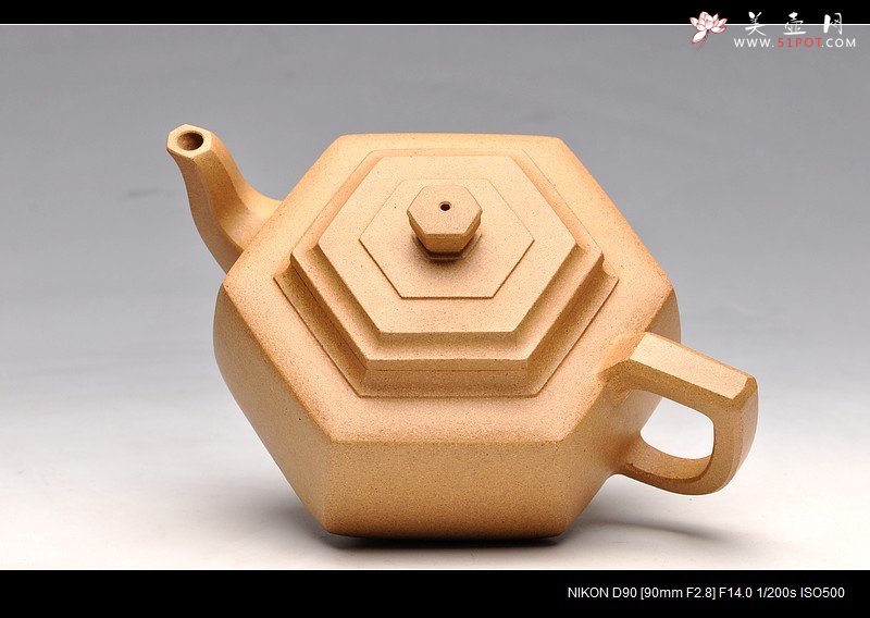 紫砂壶图片：线条挺拔 舒展大气  经典作品  全手大段泥雪华 - 美壶网