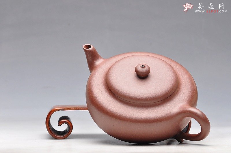 紫砂壶图片：单片折肩 一捺底  静心之品 敦厚拙然  全手清韵   - 美壶网