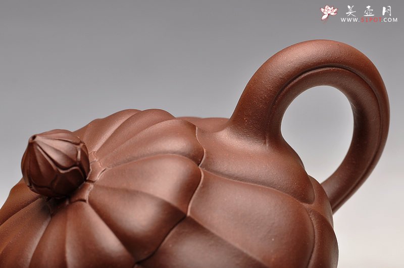 紫砂壶图片：美感十足 稳重 线条明晰 筋囊风采 高合菱 - 美壶网