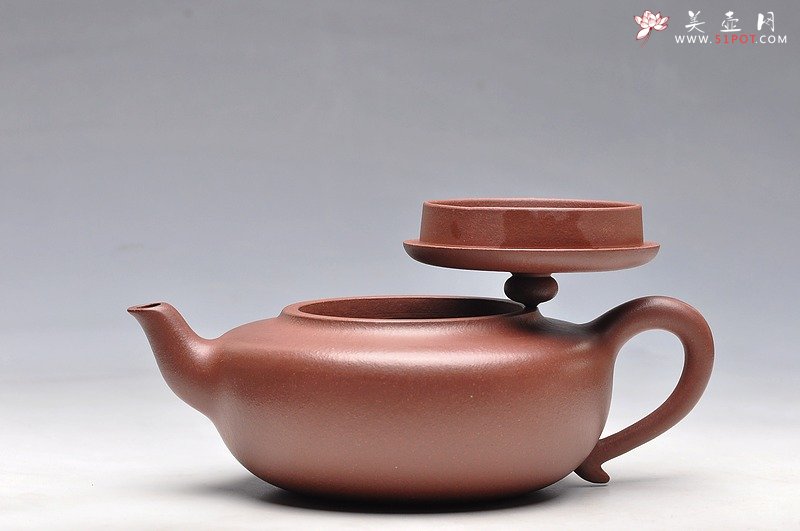 紫砂壶图片：单片折肩 一捺底  静心之品 敦厚拙然  全手清韵   - 美壶网