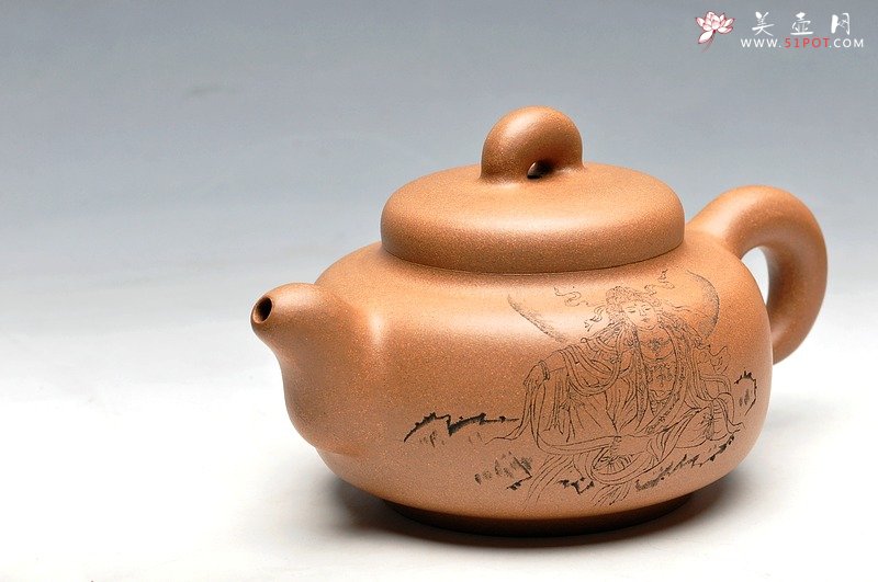 紫砂壶图片：大俗即大雅一套 精品 道洪风格 出水如柱 全手玉璧  - 美壶网