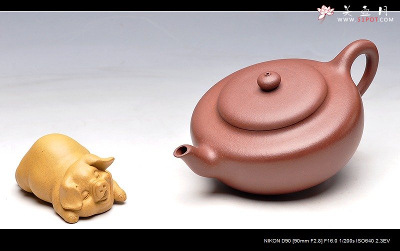 紫砂壶图片：单片折肩 一捺底  静心之品 敦厚拙然  全手清韵   - 美壶网