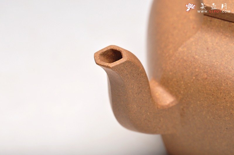紫砂壶图片：飘逸灵动 线面挺快 全手精品之逸公六方 - 美壶网