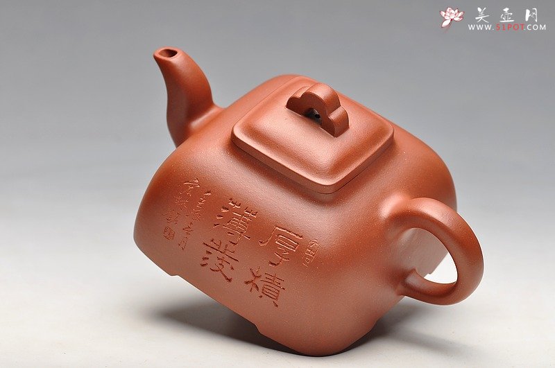 紫砂壶图片：强强联合 国工师陈宏林装饰  全手经典孤菱 珍藏精品 - 美壶网