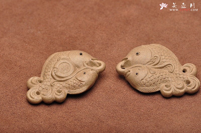 紫砂壶图片：双鱼挂坠 精品茶宠 小水牛 核桃 - 美壶网