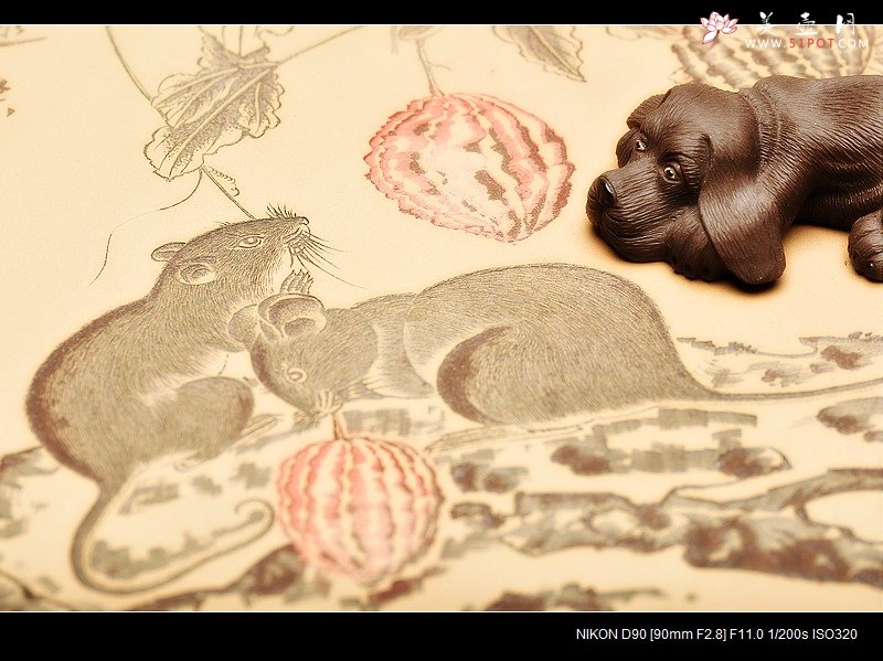 紫砂壶图片：工笔之风 细刻如丝  鼠趣挂盘 送礼佳品 40cm - 美壶网