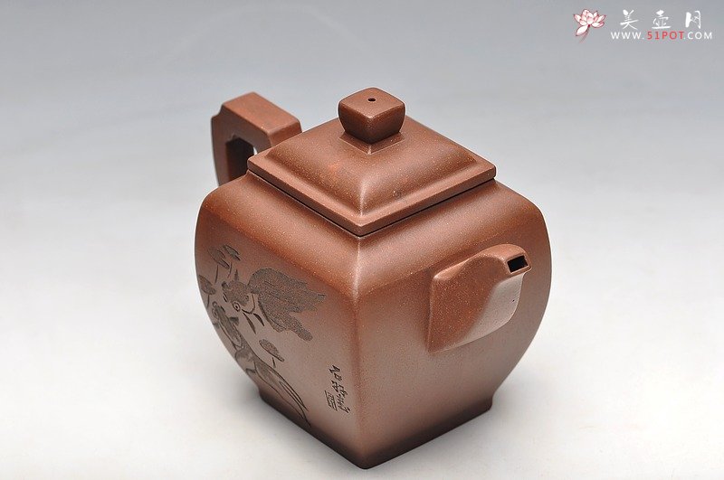 紫砂壶图片：四方壶 沈汉生刻绘 只供欣赏 - 美壶网