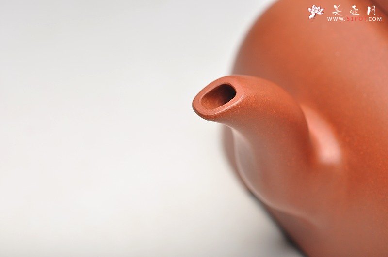 紫砂壶图片：强强联合 国工师陈宏林装饰  全手经典孤菱 珍藏精品 - 美壶网