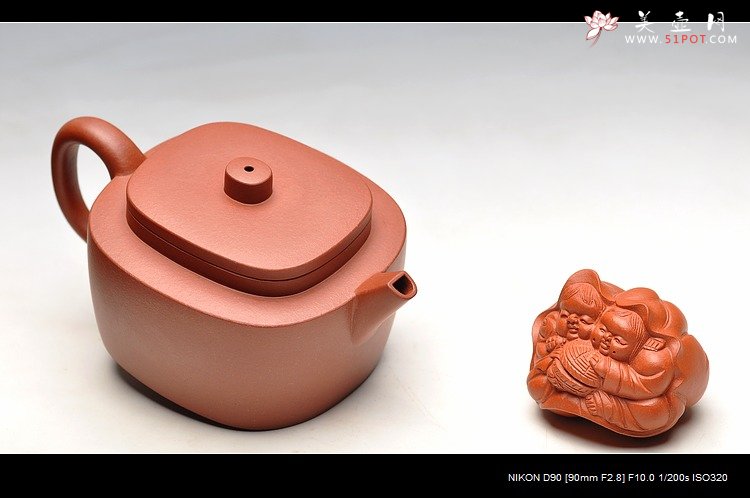 紫砂壶图片：亦圆亦方 平盖腰圆  质朴无华 老青水泥 - 美壶网