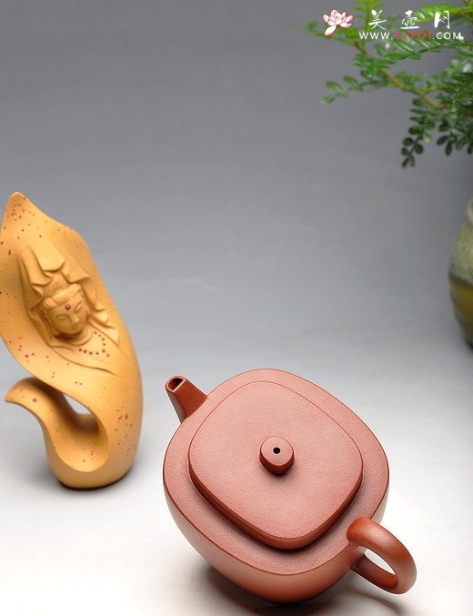 紫砂壶图片：亦圆亦方 平盖腰圆  质朴无华 老青水泥 - 美壶网