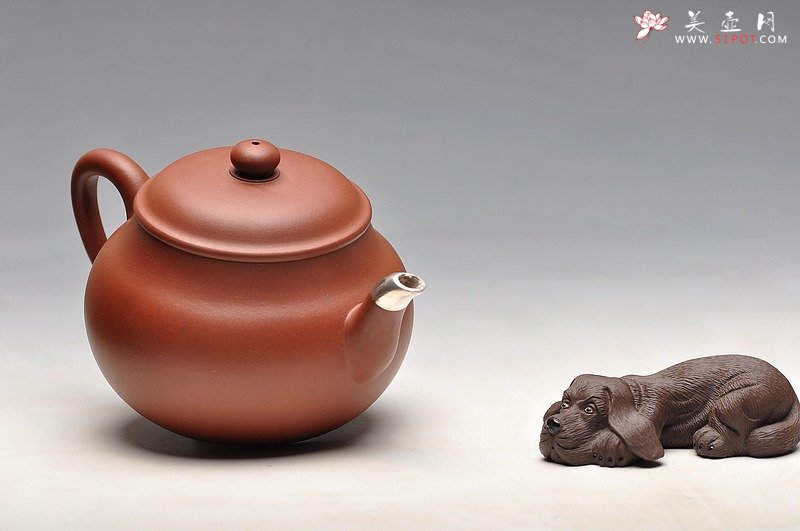 紫砂壶图片：包银全手鸣远梨式 风姿绰约 优质地槽青 - 美壶网