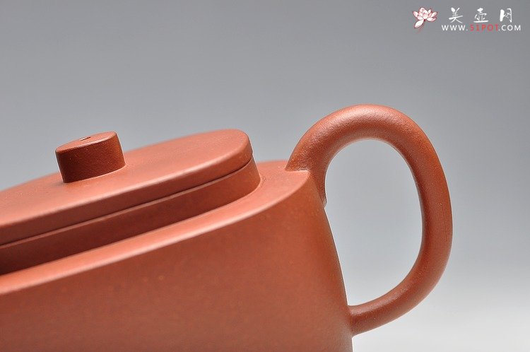 紫砂壶图片：亦圆亦方 平盖腰圆  质朴无华 老青水泥 - 美壶网