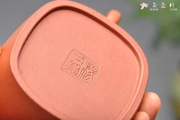 紫砂壶图片：亦圆亦方 平盖腰圆  质朴无华 老青水泥 - 美壶网