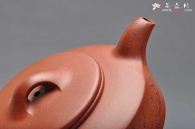 紫砂壶图片：优质底槽青 木言装饰 老味十足  线扁 - 美壶网