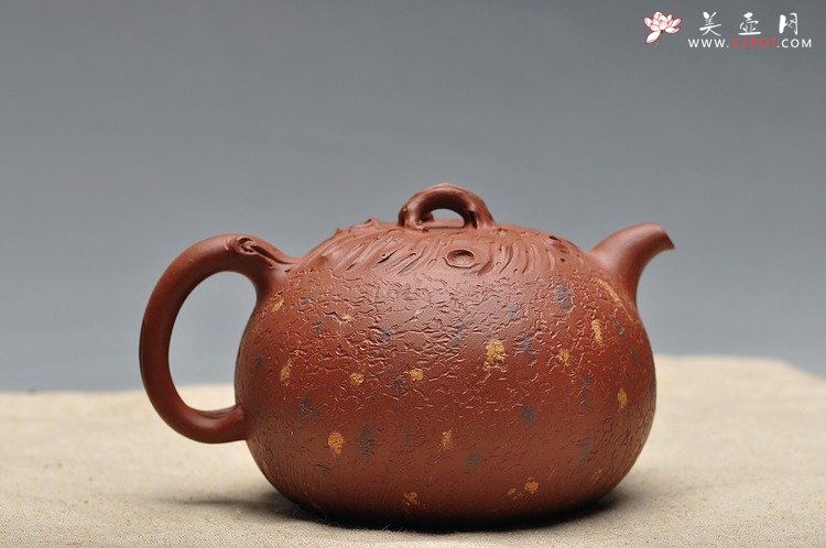 紫砂壶图片：蔡岩峰壬辰年最新原创力作 全手桩语  - 美壶网