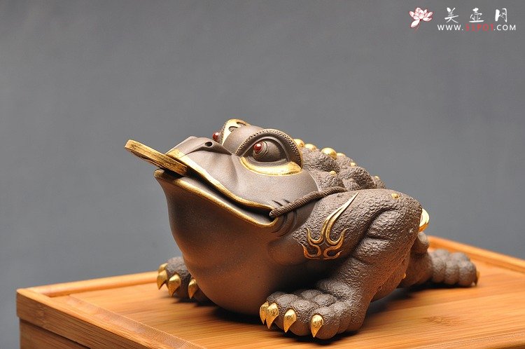 紫砂壶图片：徐秀棠高徒范志峰〖金钱多多〗香港大世界收藏 24K金 - 美壶网