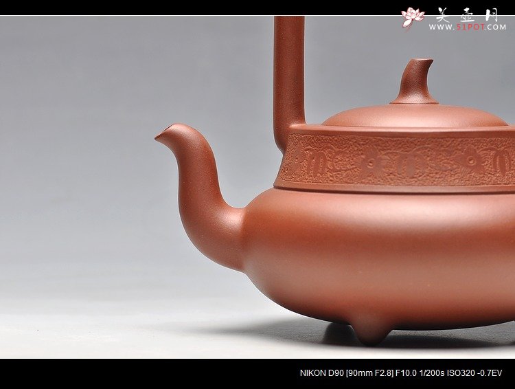 紫砂壶图片：壬辰年扛鼎力作 北瓜提梁 浑圆敦厚 典雅素丽 精品 - 美壶网