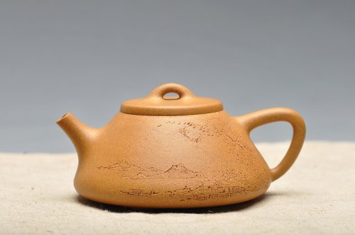 曲峰紫砂壶 李彦雄装饰山水 无限风光在险峰之全手子冶石瓢  淡雅 原矿段泥