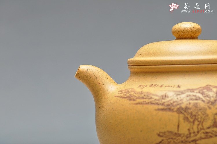 紫砂壶图片：古朴经典 儒雅得体 通景山水 莲子 - 美壶网