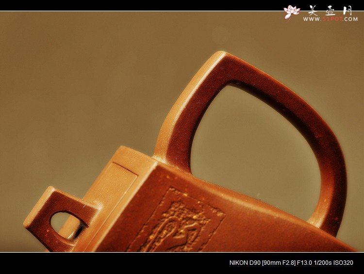 紫砂壶图片：神骏飘逸 气度非凡 全手工方中云壶 珍藏佳品 - 美壶网