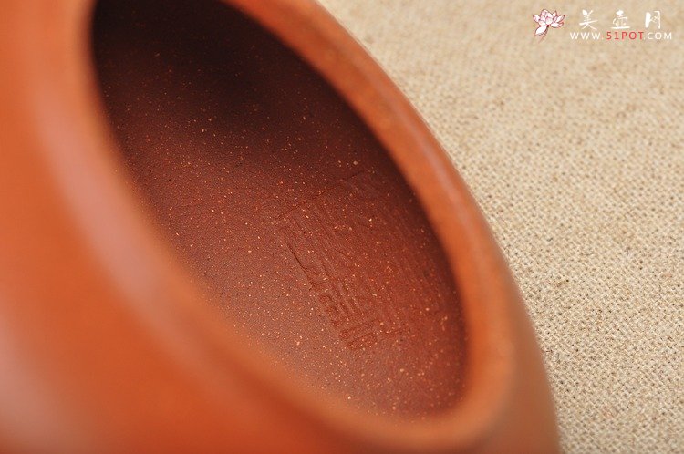 紫砂壶图片： 流畅自然 别具匠心 全手卧轮 新品尝鲜 - 美壶网