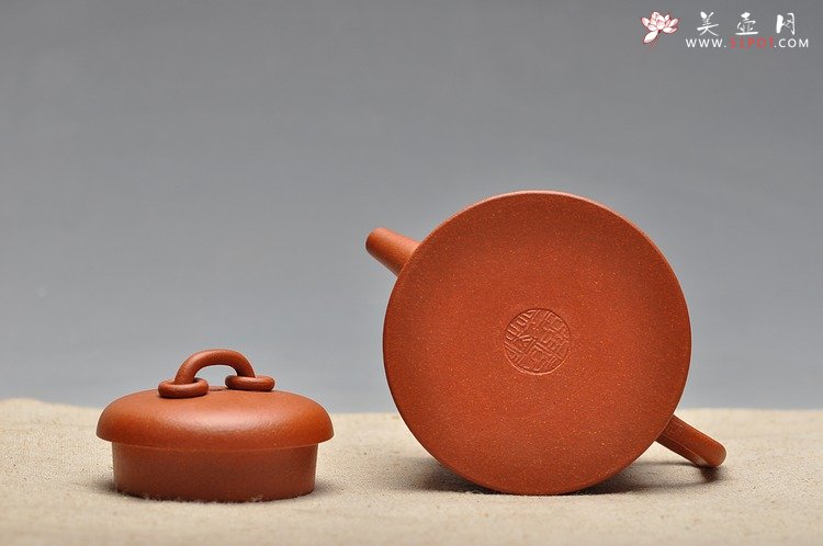 紫砂壶图片：经典作品 古朴典雅  全手花樽 - 美壶网