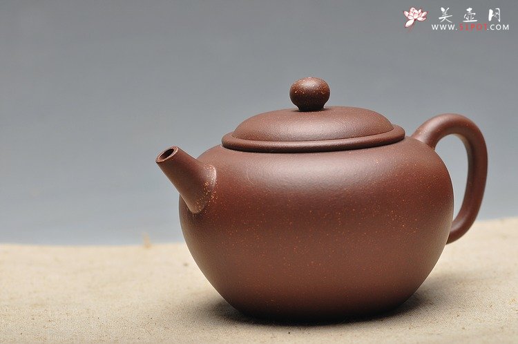 紫砂壶图片：形制古朴 饱满大气 精品亨圆  袁新强作品 - 美壶网