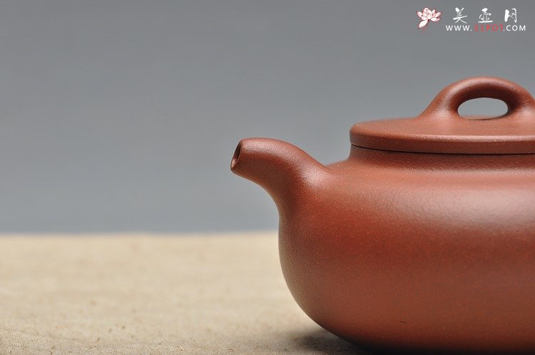 紫砂壶图片：简约不简单 素雅静品 全手工上桥圆腹 - 美壶网