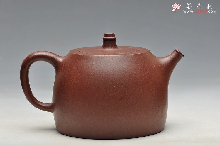 紫砂壶图片：实力派陶手郑新作品  全手玉成窑款井栏 古意 - 美壶网