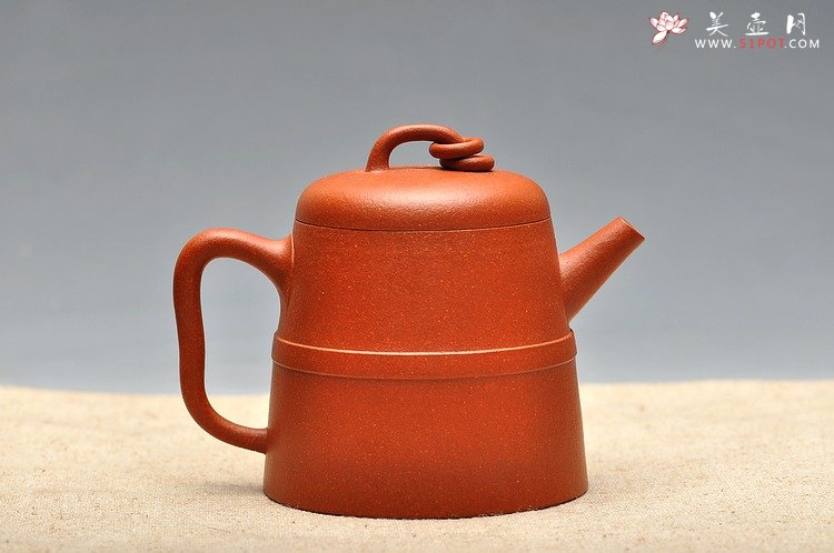 紫砂壶图片：经典作品 古朴典雅  全手花樽 - 美壶网