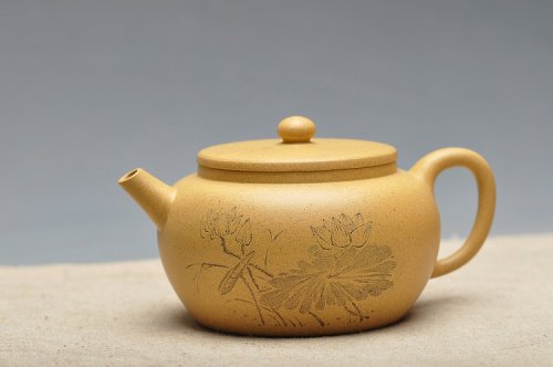 邵家俊紫砂壶 国助工和石装饰 荷深水风阔,雨过清香发 全手古柿 本山绿泥