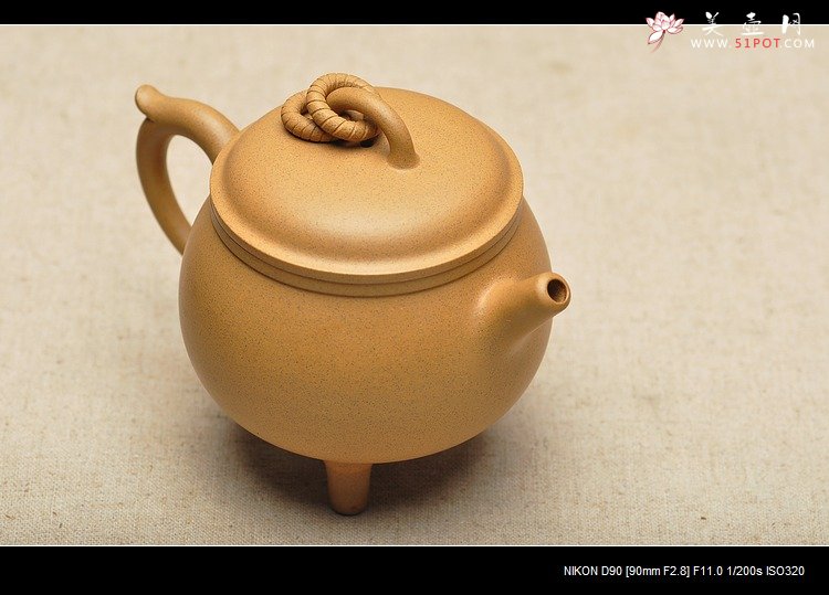 紫砂壶图片：造型古雅 稳重大气 三足鼎壶 - 美壶网