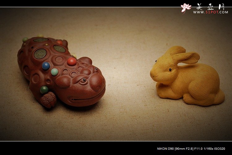 紫砂壶图片：珠光宝气的金蟾 传神 - 美壶网